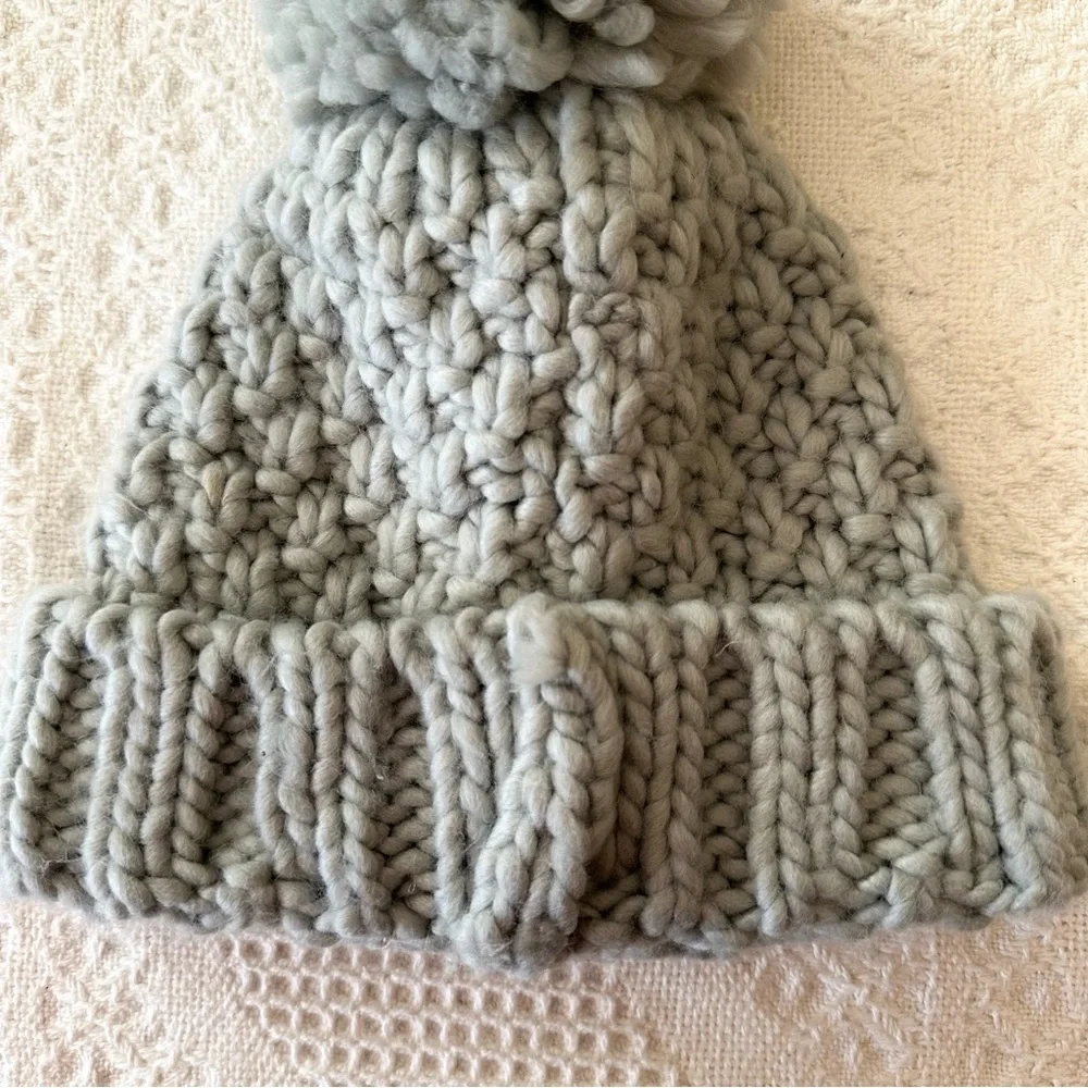Pom Pom Beanie Hat Womens OS Light Gray Knit Nordic Winter Ski Preppy Boho NEW